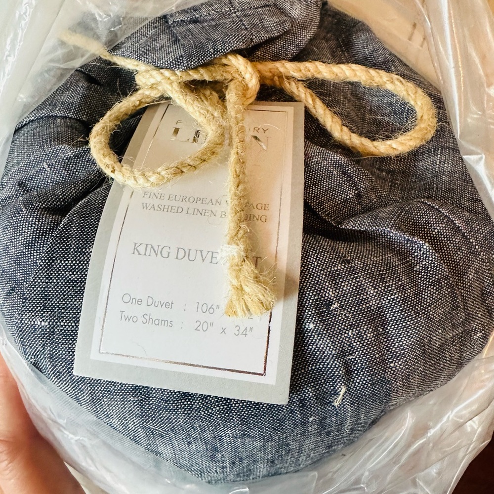 Pure Luxury Linen king duvet set - Blue denim color - Picture 3 of 3